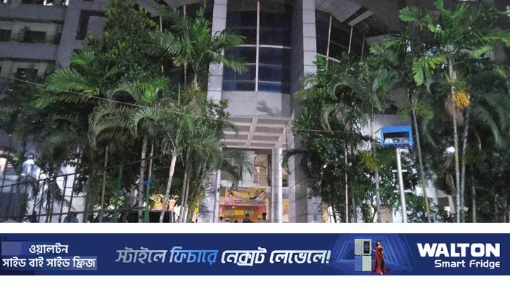 ঢামেকে রোগীর মৃত্যুকে কেন্দ্র করে চিকিৎসককে মারধর