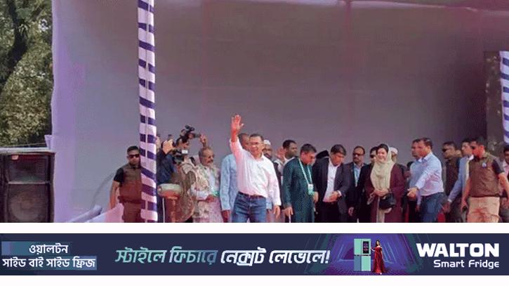 সমাবেশ মঞ্চে তারেক রহমান 