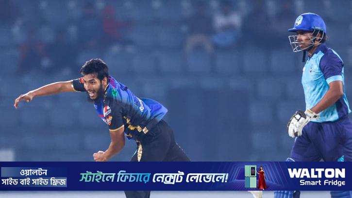 বিপিএলে হ‌্যাটট্রিকে মৃত্যুঞ্জয়ের রেকর্ড