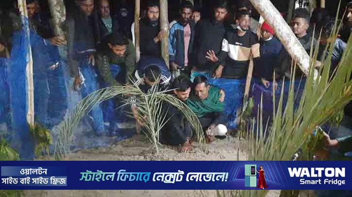 স্ত্রী-সন্তানের কবরের পাশে সেই সাদ্দাম, ‘এটা পরিকল্পিত হত্যাকাণ্ড’