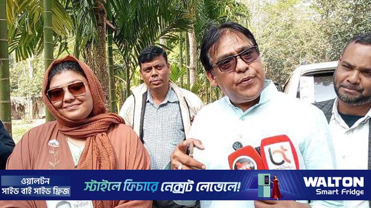 ‘ভোটের মাঠে গোলকিপার নেই, স্ট্রাইকার অনেক’