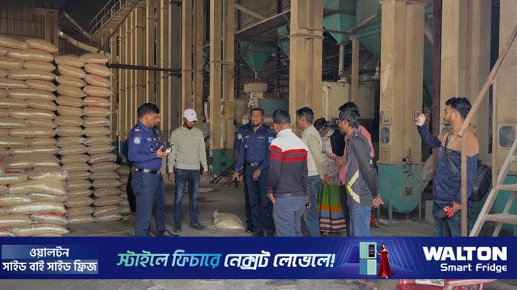 নৈশপ্রহরী ও কর্মচারীদের বেঁধে ৬৩৩ বস্তা চাল লুটের অভিযোগ