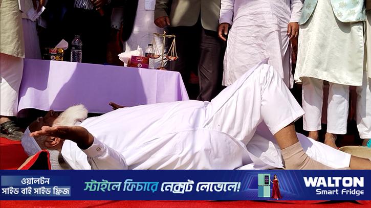 হিন্দু পাটিকরের দেওয়া শীতল পাটি পেতে শুয়ে পড়লেন জামায়াত আমির