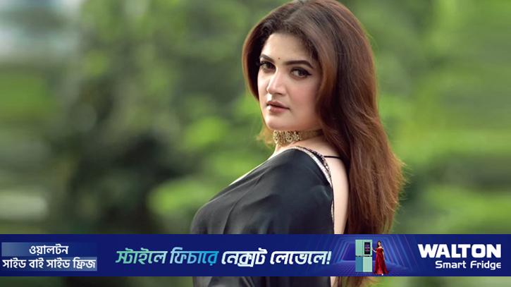 অন্তরঙ্গ দৃশ্যে অভিনয় নিয়ে মুখ খুললেন শ্রাবন্তী