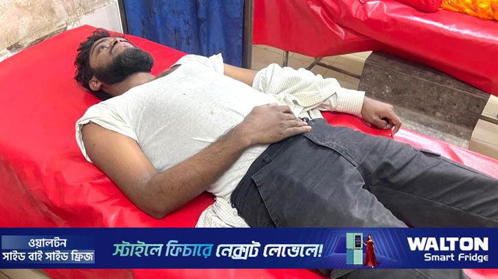 লক্ষ্মীপুরে মব সৃষ্টি করে সাংবাদিকের ওপর হামলা, গ্রেপ্তার ২