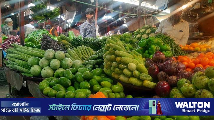 বাজেট ঘোষণার পরও স্থিতিশীল বাজার, কমছে সবজির দাম