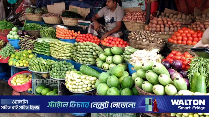 বাজারে কমেছে সবজির দাম, নাগালেই আছে মাছ-মুরগি