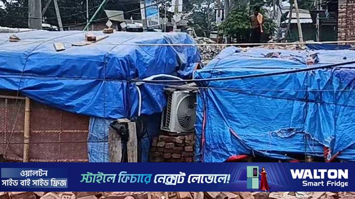 মাদক কারবারির আস্তানা কুঁড়েঘরে এসি-সিসি ক্যামেরা 