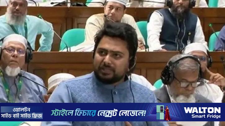 নারী এমপিদের পোশাক নিয়ে কটাক্ষের প্রতিবাদ করলেন নাহিদ
