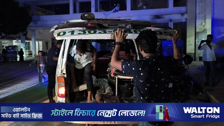 প্যানেল চেয়ারম্যানকে কুপিয়ে জখম, গণপিটুনিতে সন্ত্রাসী নিহত 