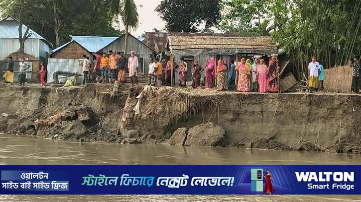 কালজানি নদীর গ্রাসে ধলডাঙ্গা গ্রাম, বিলীন হচ্ছে বসতভিটা