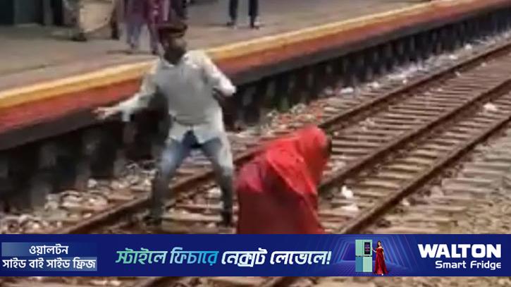 নাটোরে ট্রেনে উঠতে না পেরে পাথর নিক্ষেপ, যুবক গ্রেপ্তার