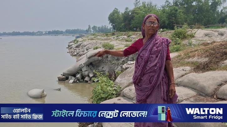 যমুনা কেড়ে নিয়েছে ঘর-জমি, স্থায়ী বাঁধের দাবি