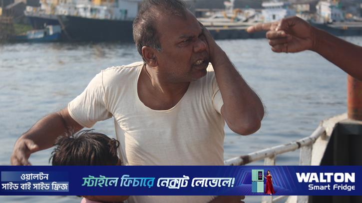 ‘মাস্তুলে’ বাবু গাইলেন ‘আমায় ভাসাইলি রে...’