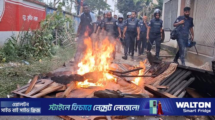 ছুরিকাঘাতে কলেজছাত্র খুন, আসামির বাড়িতে ভাঙচুর-আগুন