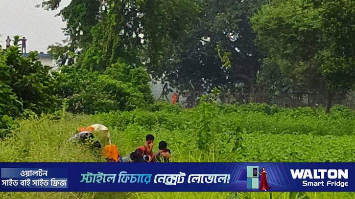 তিনদিন ধরে সীমান্তের শূন্যরেখায় ১২ জন