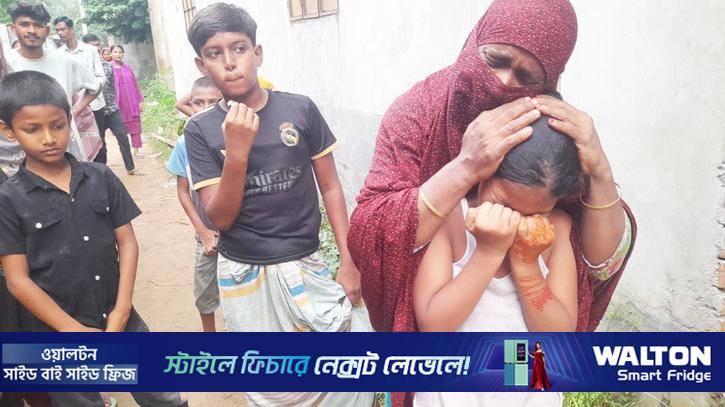 উঠোনে ঘাস খাওয়ায় কুপিয়ে ছাগল হত্যা, প্রতিবাদ করায় প্রাণ গেল নারীর