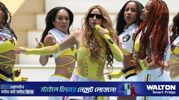 ‘ডামি’ না কি, শাকিরাই ছিলেন ফুটবল বিশ্বকাপের উদ্বোধনী মঞ্চে?