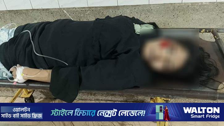 ছিনতাইকারীর টানে রিকশা থেকে পরে নারীর মৃত্যু