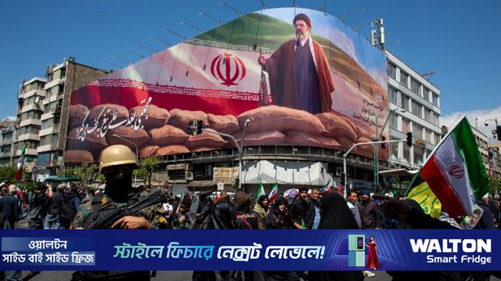 উপসাগরীয় দেশগুলোকে যে বার্তা দিলেন খামেনি