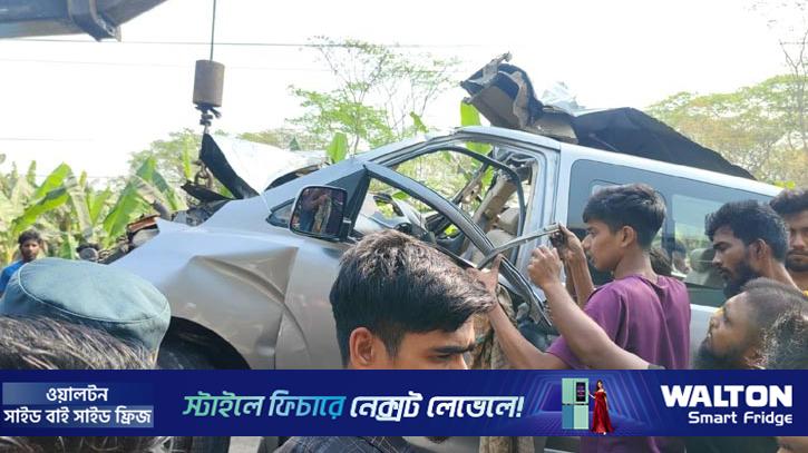 গৌরনদীতে বাস-মাইক্রোবাসের সংঘর্ষে নিহত ২