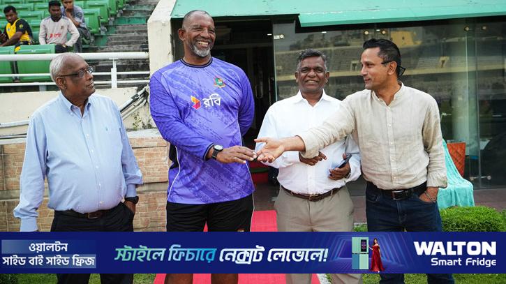 বিসিবির মসনদে পরিবর্তন: প্রস্তুতিতে, কাজে প্রভাব পড়েনি- দাবি সিমন্সের