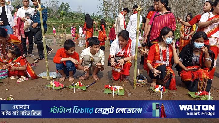 বৈসাবিতে উৎসবমুখর খাগড়াছড়ি