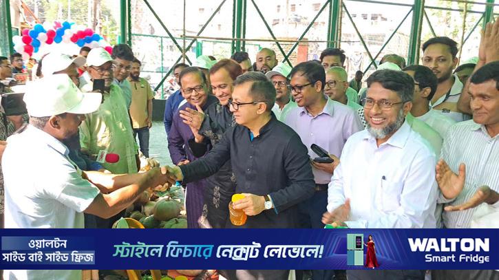 বাজার সিন্ডিকেট রুখতে ‘কৃষকের হাট’ উদ্বোধন করলেন বাণিজ্যমন্ত্রী