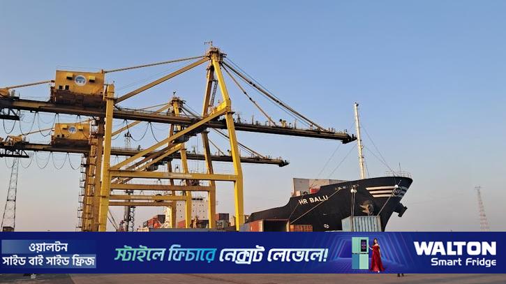 চট্টগ্রাম বন্দরের পথে ৪ জ্বালানিবাহী জাহাজ