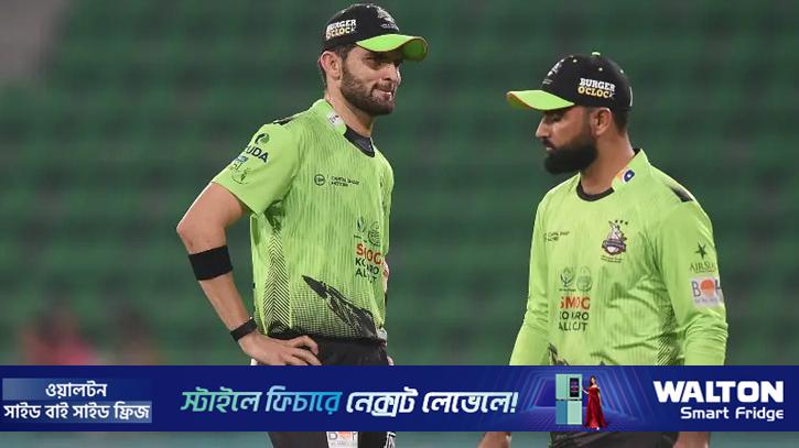 বল বিতর্কের জেরে ফখর জামান নিষিদ্ধ