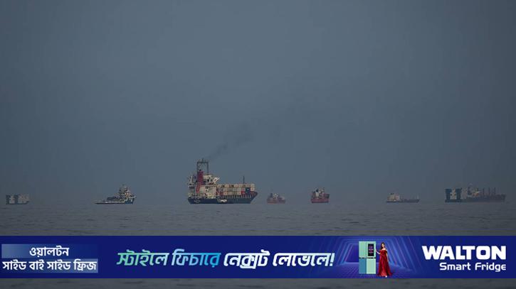 হরমুজ প্রণালি দিয়ে জাহাজ চলাচলে ইরানের নতুন নির্দেশনা