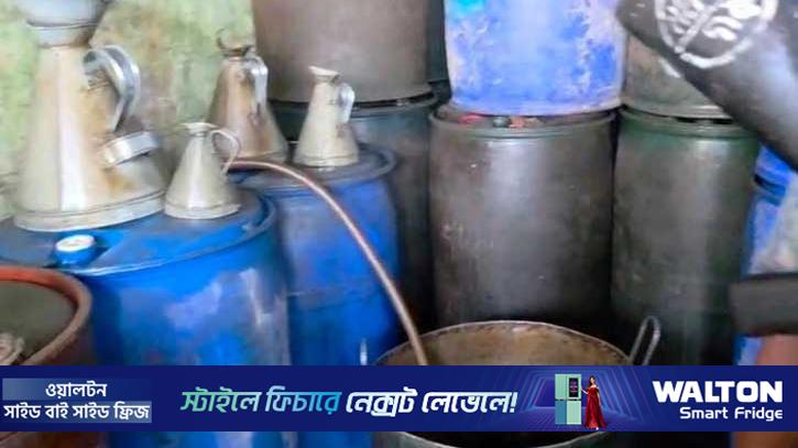 পাবনায় গোয়ালঘরে মিলল দেড় হাজার লিটার জ্বালানি তেল 