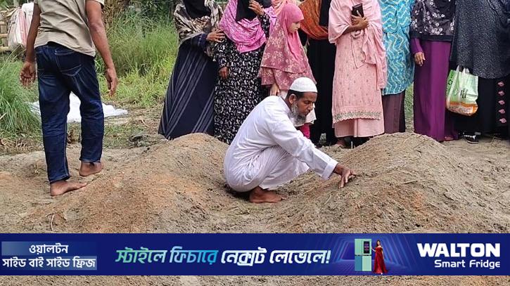 রামপালে সড়ক দুর্ঘটনা: জামাইয়ের কবর দেখে গেলেন মিতুর বাবা