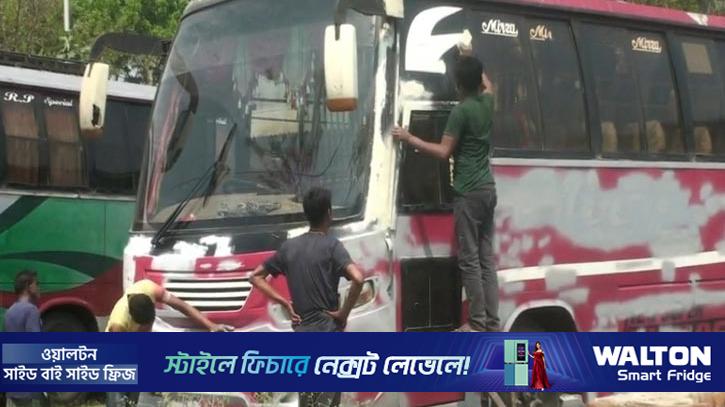 নতুন সাজে রাস্তায় ফিটনেসবিহীন গাড়ি, বাড়ছে দুর্ঘটনার শঙ্কা