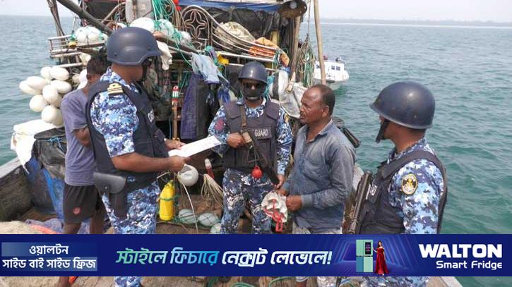 কক্সবাজার উপকূলে কোস্টগার্ডের বিশেষ অভিযান