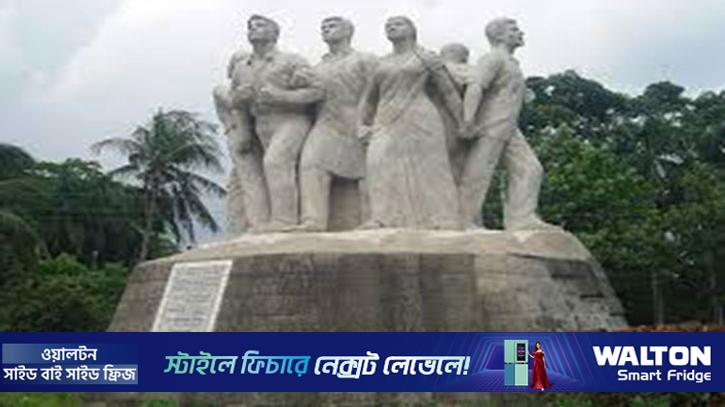 টিএসসির মোড়ে অতন্দ্র প্রহরী মঈন হোসেন রাজু