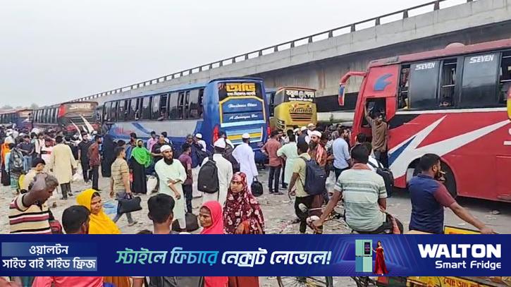 প্রিয়জনদের ভালোবাসা নিয়ে ঢাকার পথে মানুষ