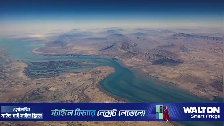 হরমুজ প্রণালিতে জাহাজ চলাচল ফের ‘পুরোপুরি বন্ধ’