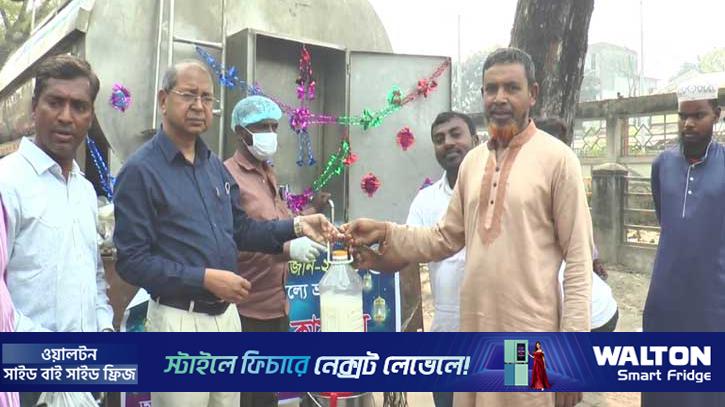 গাইবান্ধায় কম দামে মাংস ও দুধ বিক্রি শুরু 