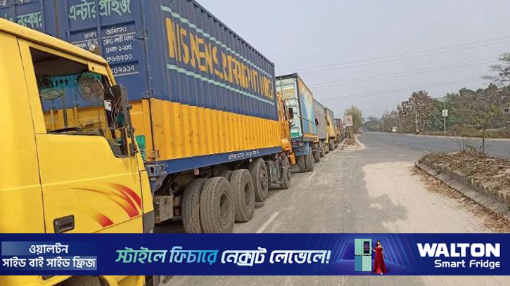 চট্টগ্রাম মহাসড়কে ঈদযাত্রায় ‘গলার কাঁটা’ কুমিল্লার যানজট