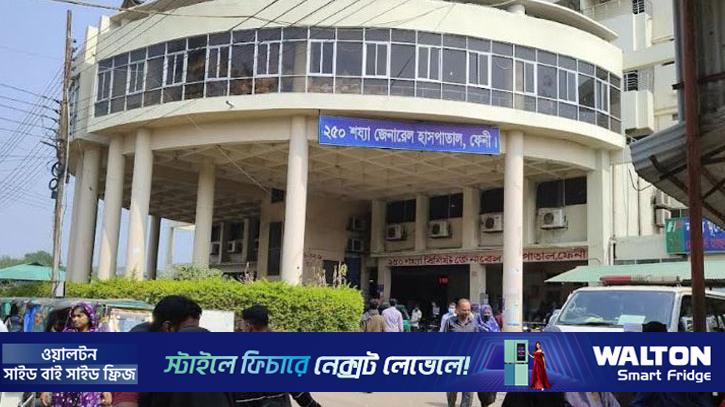 ফেনীতে বাস-অ্যাম্বুলেন্স ও মোটরসাইকেলের সংঘর্ষে নিহত ৩