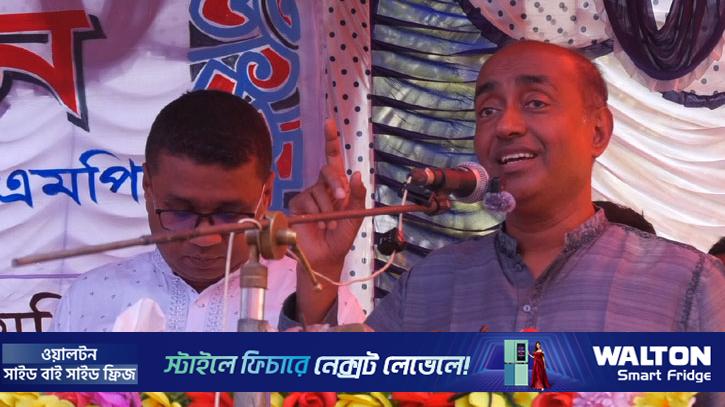 তেলের কালোবাজারি রোধে প্রয়োজনে মৃত্যুদণ্ডের শাস্তি প্রয়োগের হুঁশিয়ারি আইনমন্ত্রীর