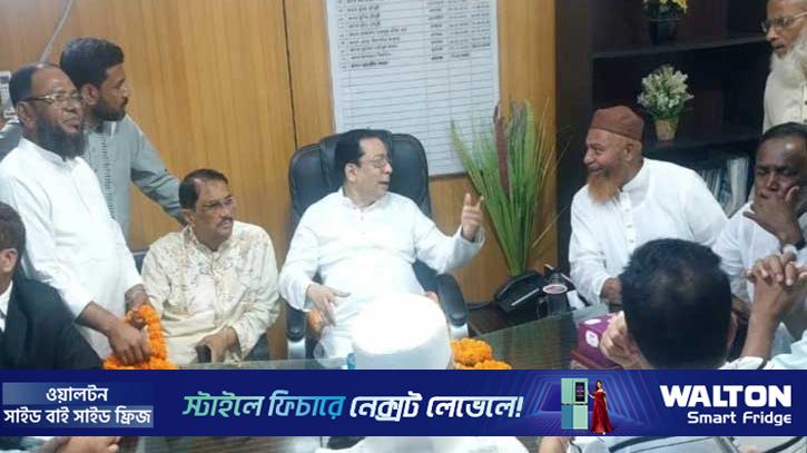 মাদারীপুর জেলা পরিষদের দায়িত্ব নিলেন মাশুক