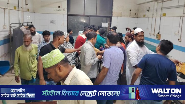 বাগেরহাটে বাস-মাইক্রোবাস সংঘর্ষে নিহত ১৩