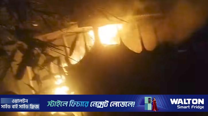 ছাত্রলীগ সন্দেহে মারধর: ‘জড়িত’ ছাত্রশক্তি নেতার গ্রামের বাড়িতে আগুন