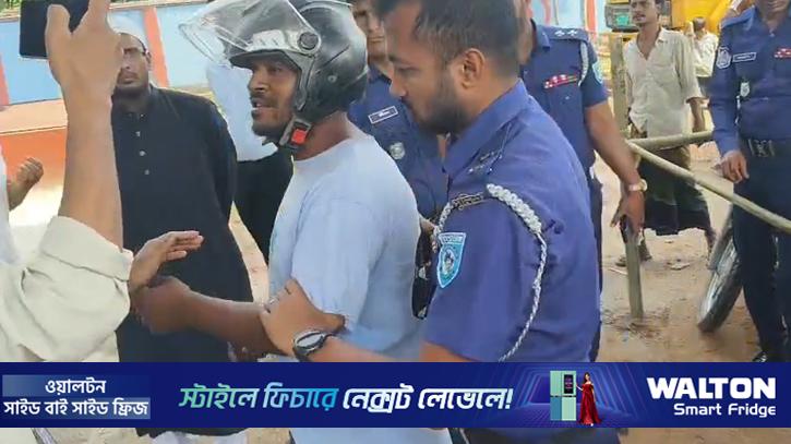 তেল নেয়াকে কেন্দ্র করে বাগবিতণ্ডা, আটক ২