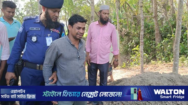 হাতকড়া পরে বাবার দাফনে যুবলীগ কর্মী, জানাজা না পেয়ে বললেন ‘আমি এক হতভাগ্য ছেলে’