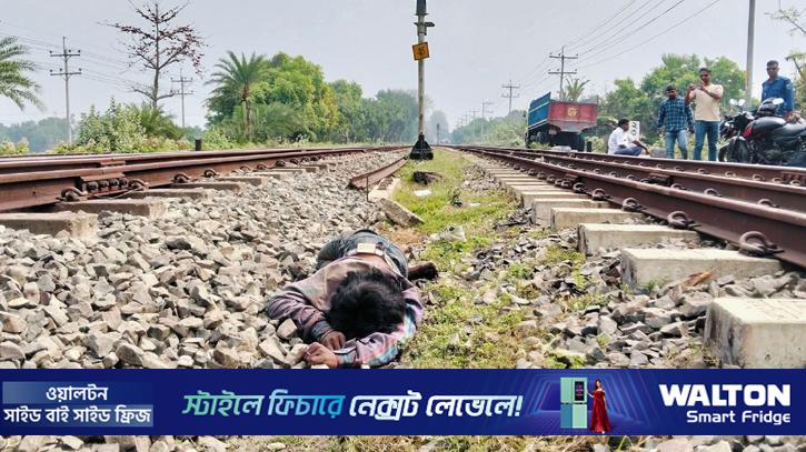 পাবনায় পৃথক ঘটনায় শিশুসহ ২ জনের মৃত্যু