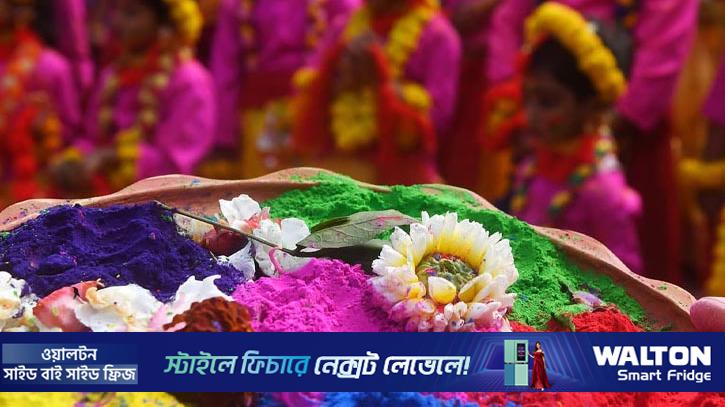 আজ শুভ দোলযাত্রা