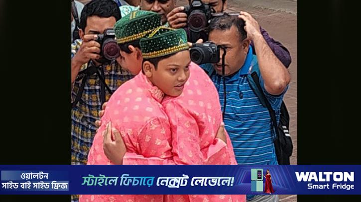 বায়তুল মোকাররমে ঈদ জামাতে দেশ-জাতি ও মুসলিম উম্মাহর জন্য দোয়া